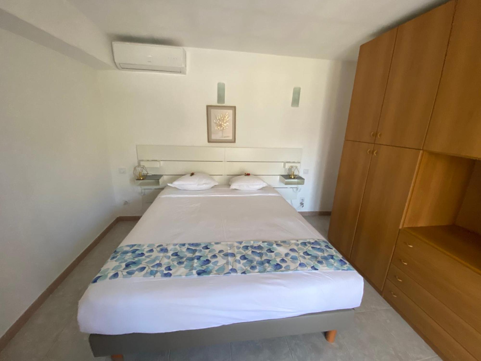 Residences Anna Сентури Екстериор снимка