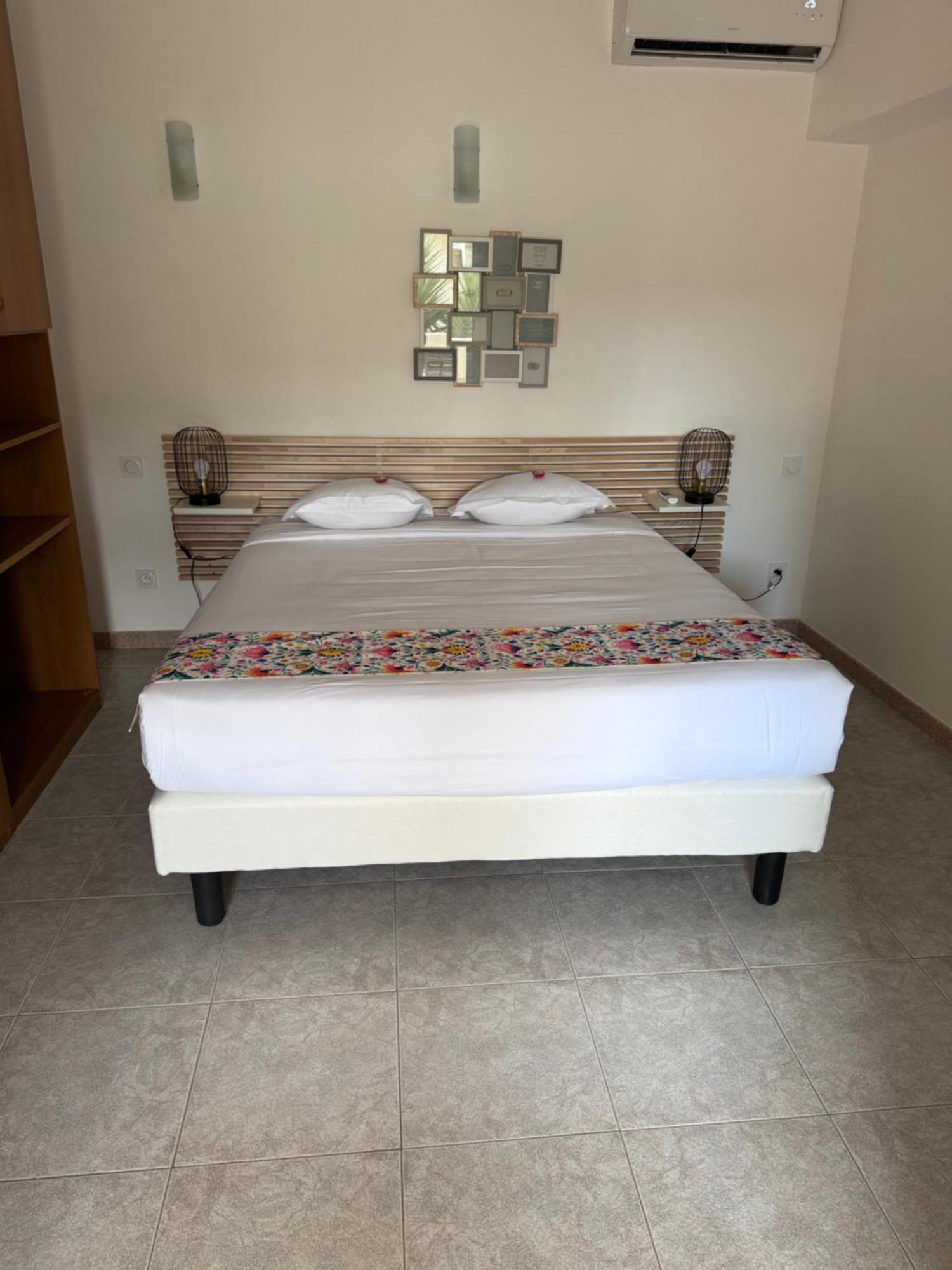 Residences Anna Сентури Екстериор снимка