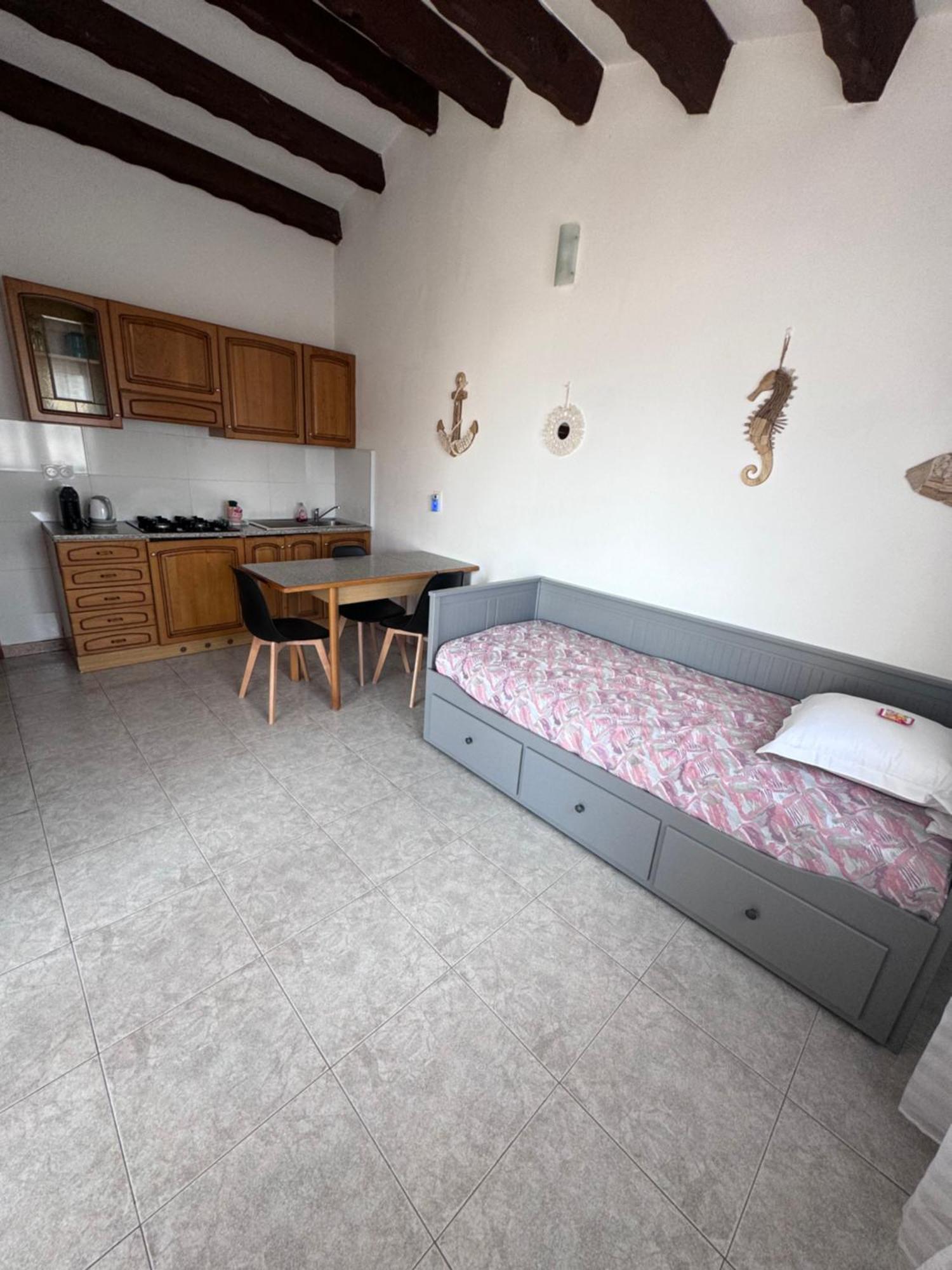 Residences Anna Сентури Екстериор снимка